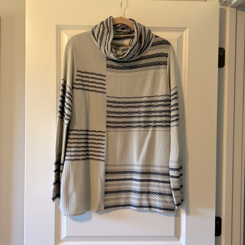 Bylyse sweater